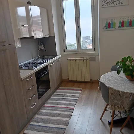 Splendida Vista Golfo, Con Parcheggio - Naonbnb アパート トリエステ