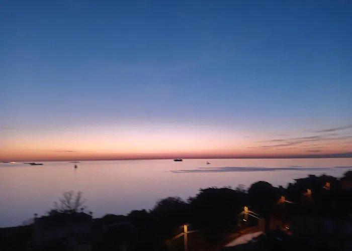 Splendida Vista Golfo, Con Parcheggio - Naonbnb アパート トリエステ